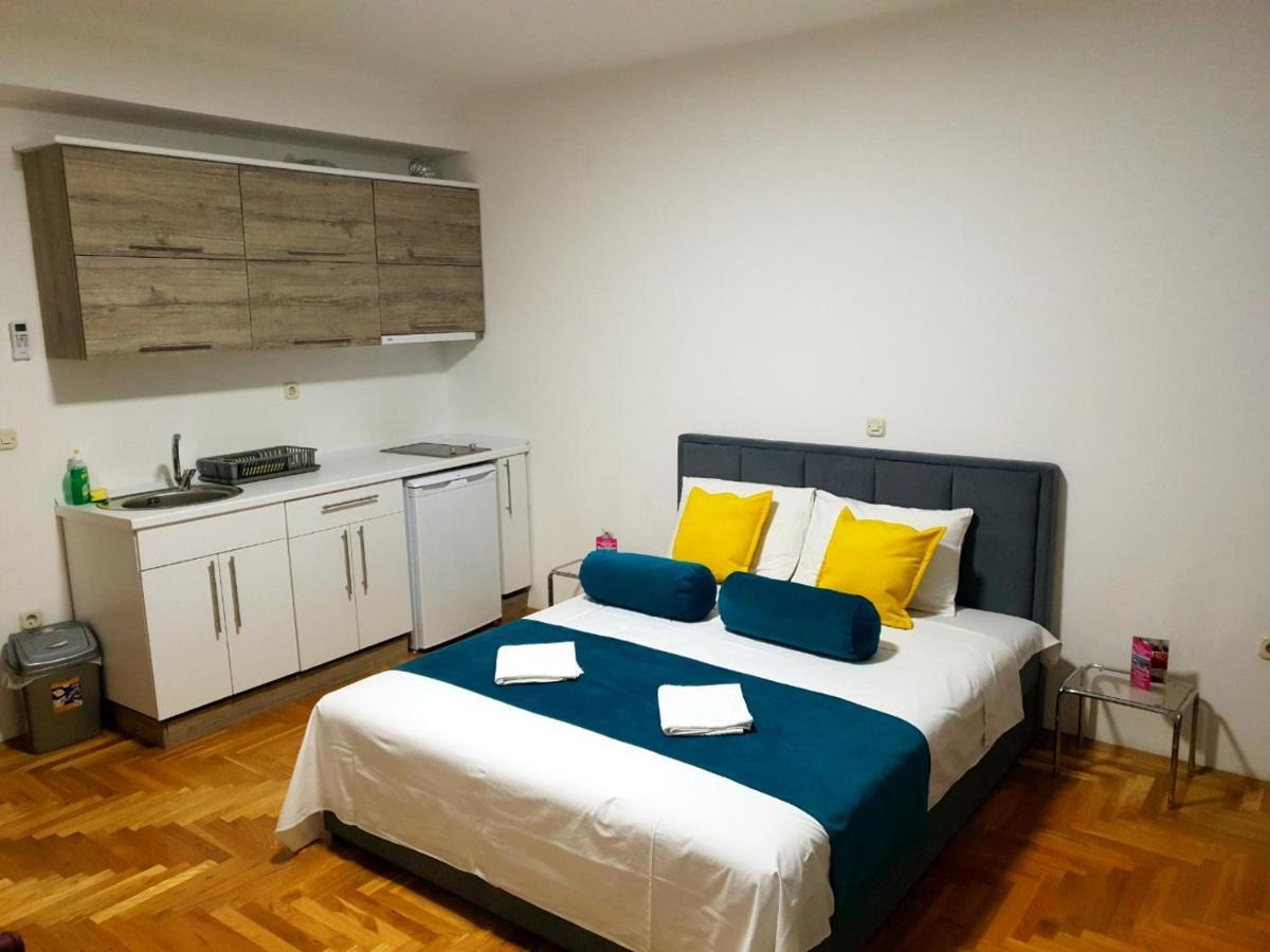 Front Beach Exclusive Apartments Struga Exterior photo