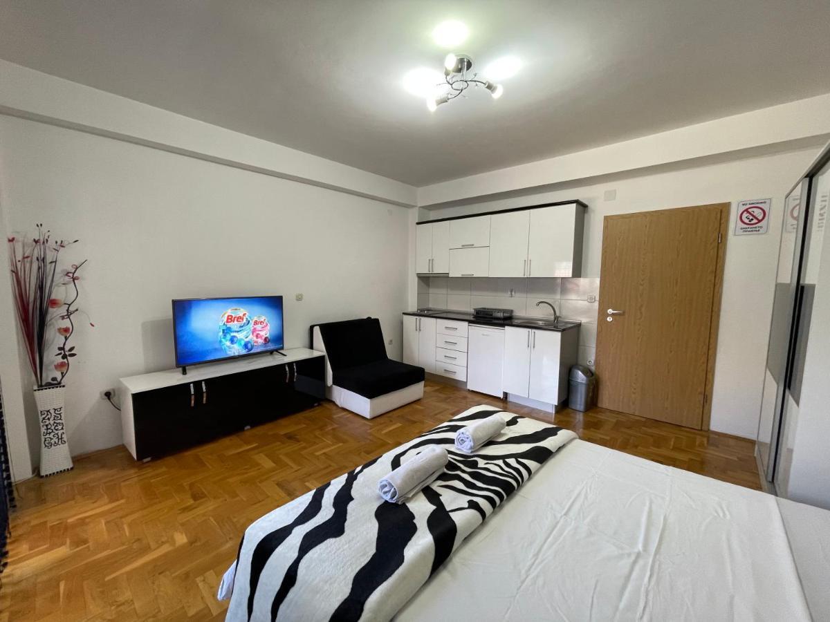 Front Beach Exclusive Apartments Struga Exterior photo