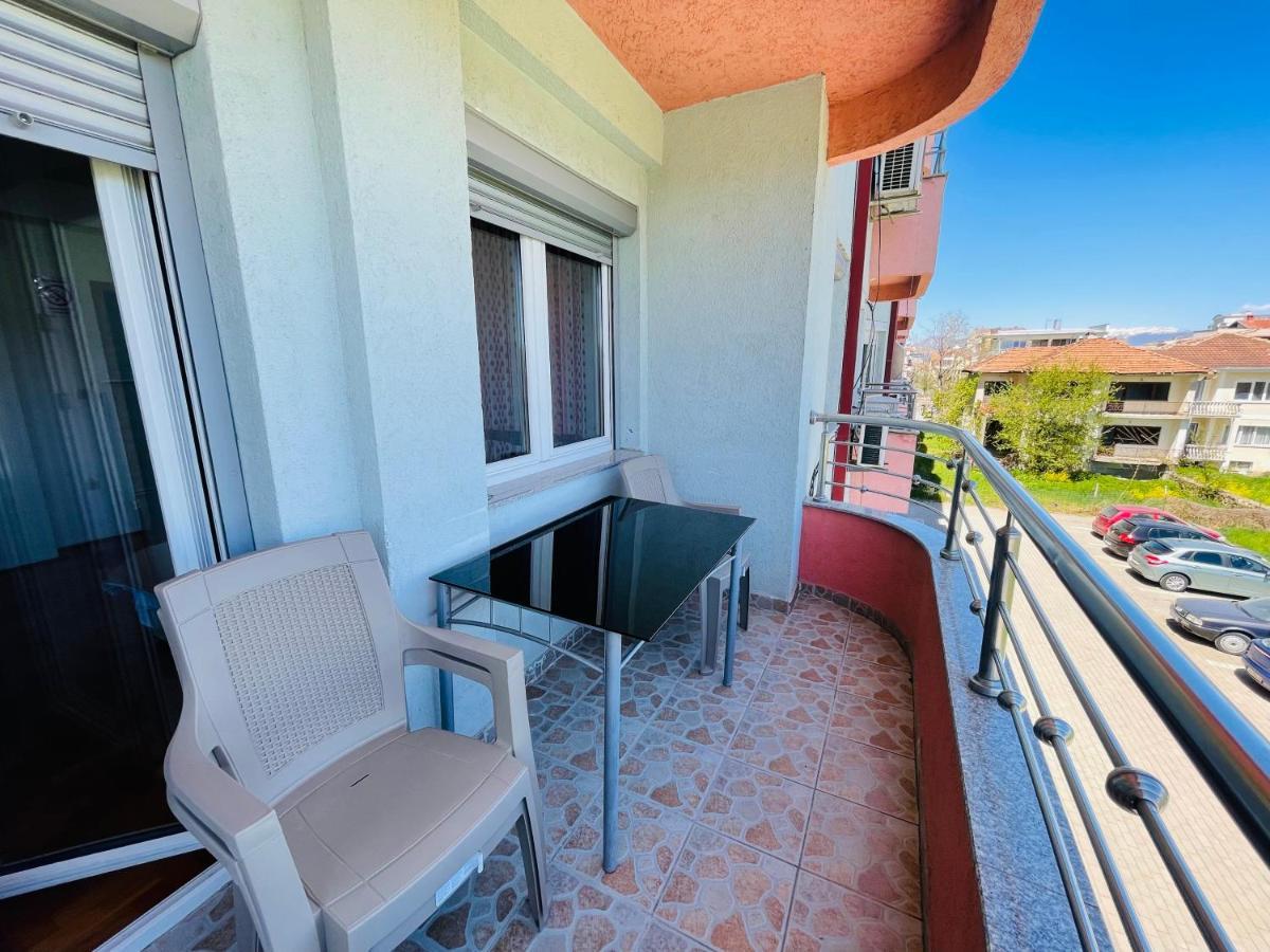 Front Beach Exclusive Apartments Struga Exterior photo