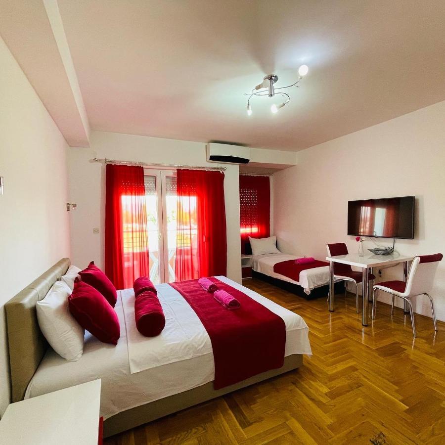Front Beach Exclusive Apartments Struga Exterior photo