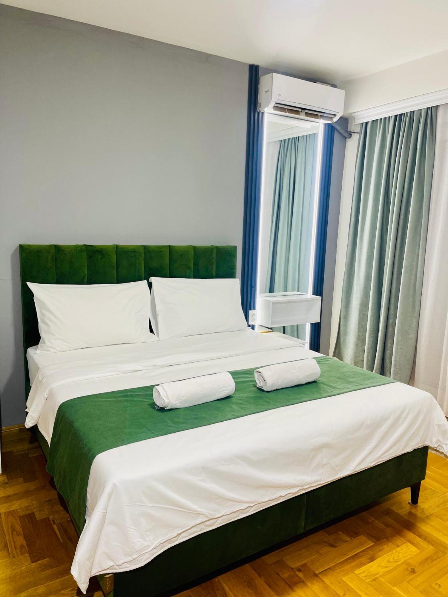 Front Beach Exclusive Apartments Struga Exterior photo